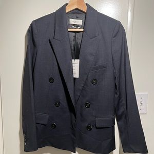 Geogous blazer from Isabel marant in midnight blue.